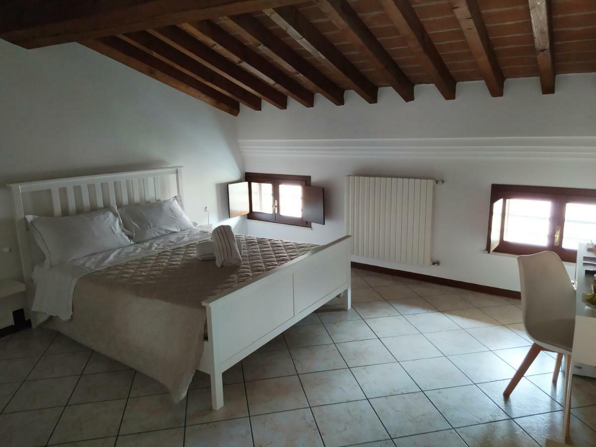 Carducci 49 Hotel Mantova Bagian luar foto