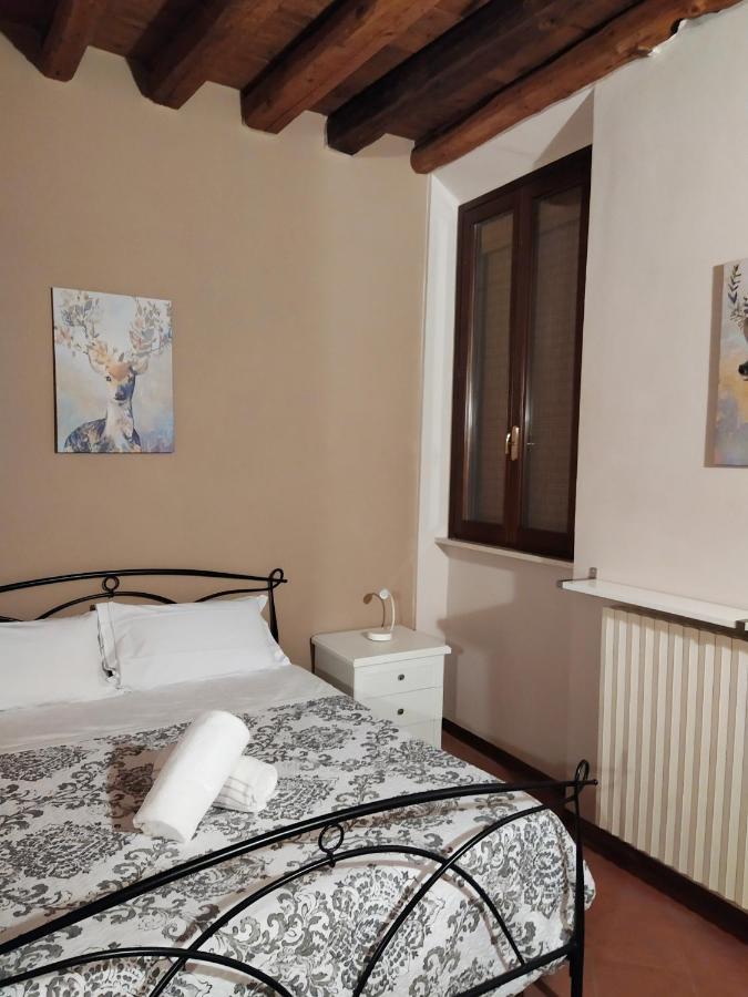 Carducci 49 Hotel Mantova Bagian luar foto